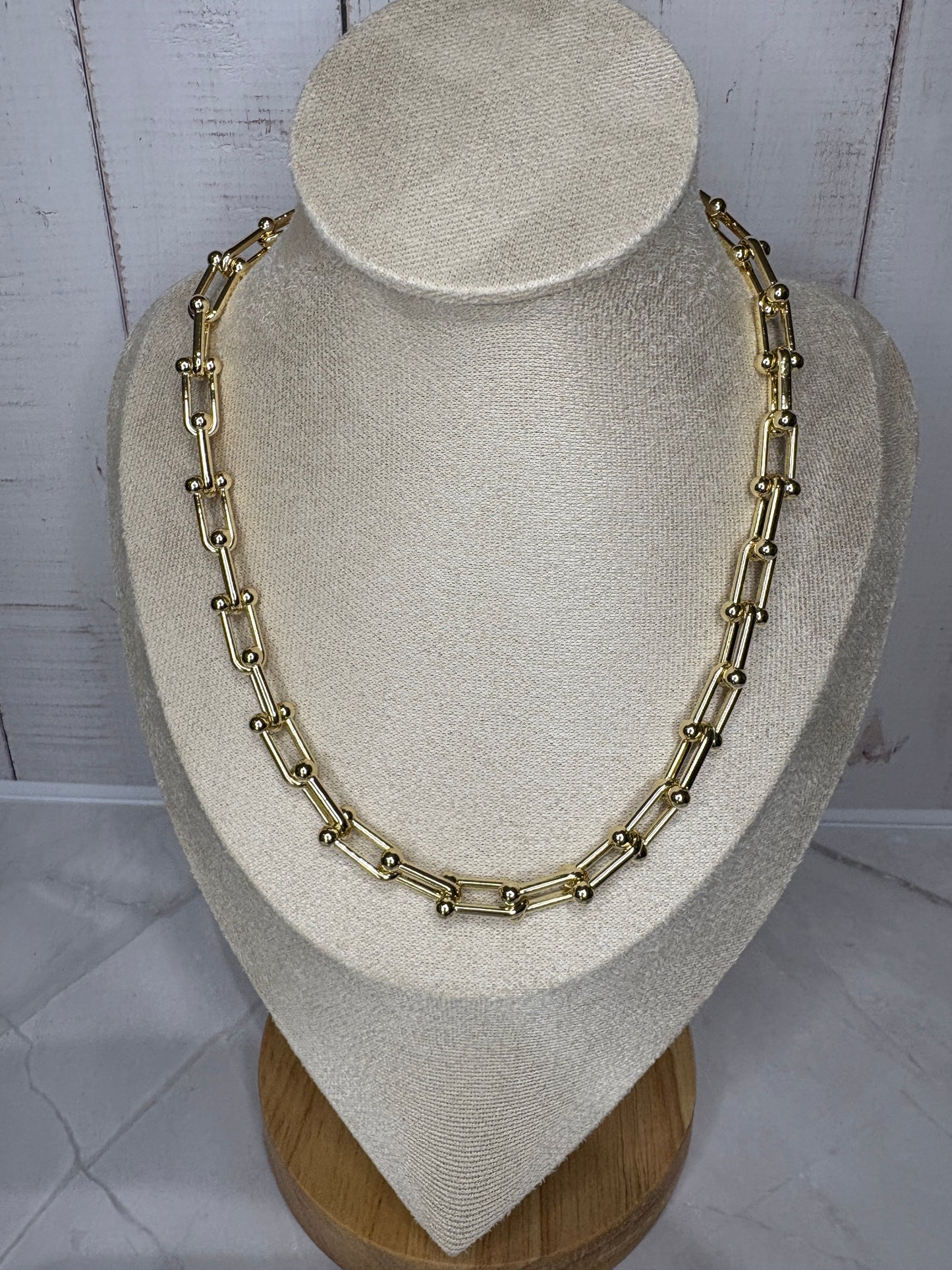 Elegant Gold Necklace