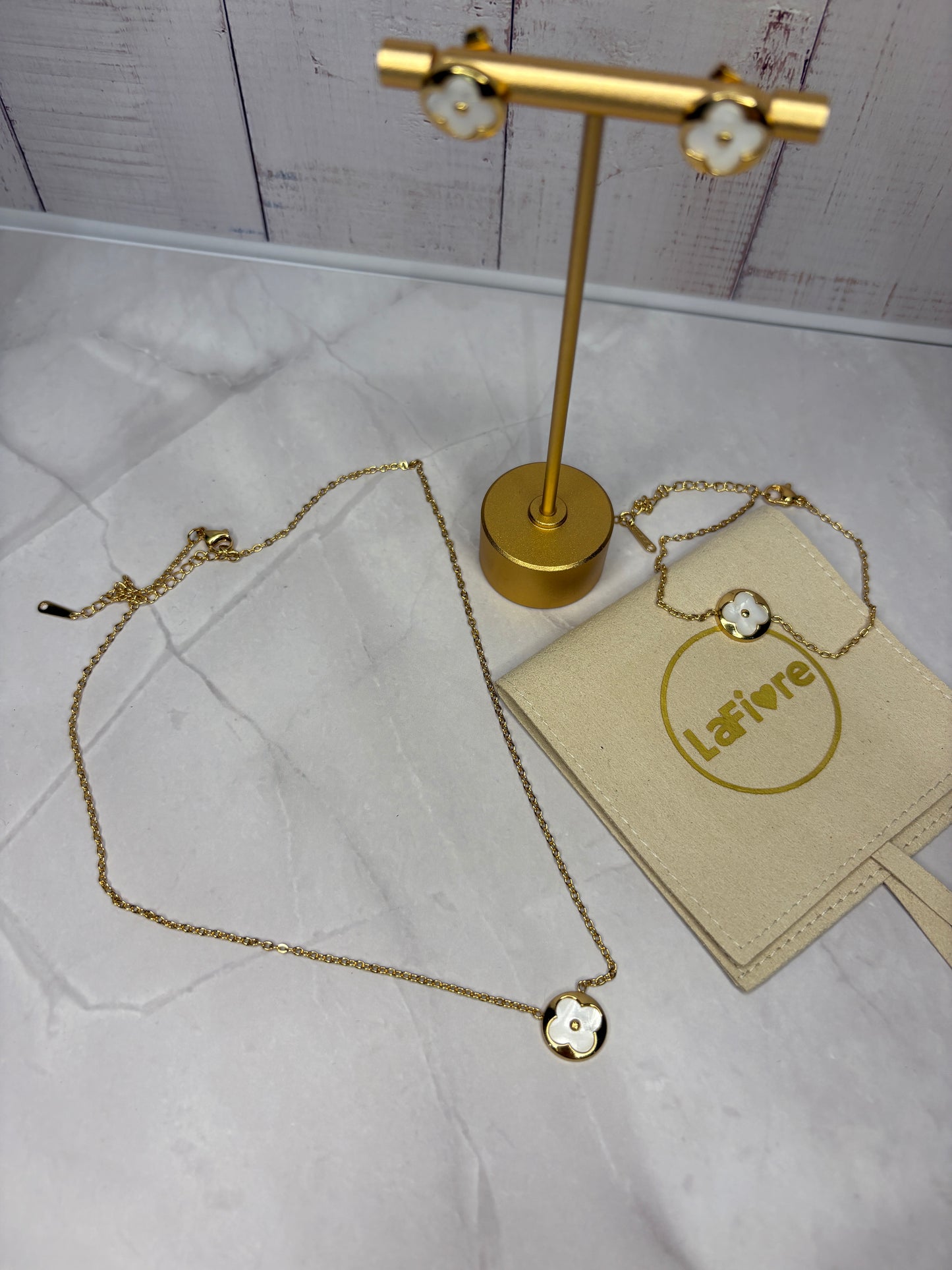 White Clover Bloom Set
