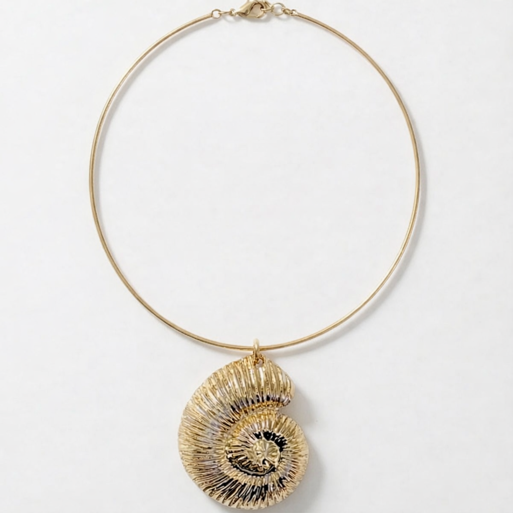 Meet me in the Waves Necklace