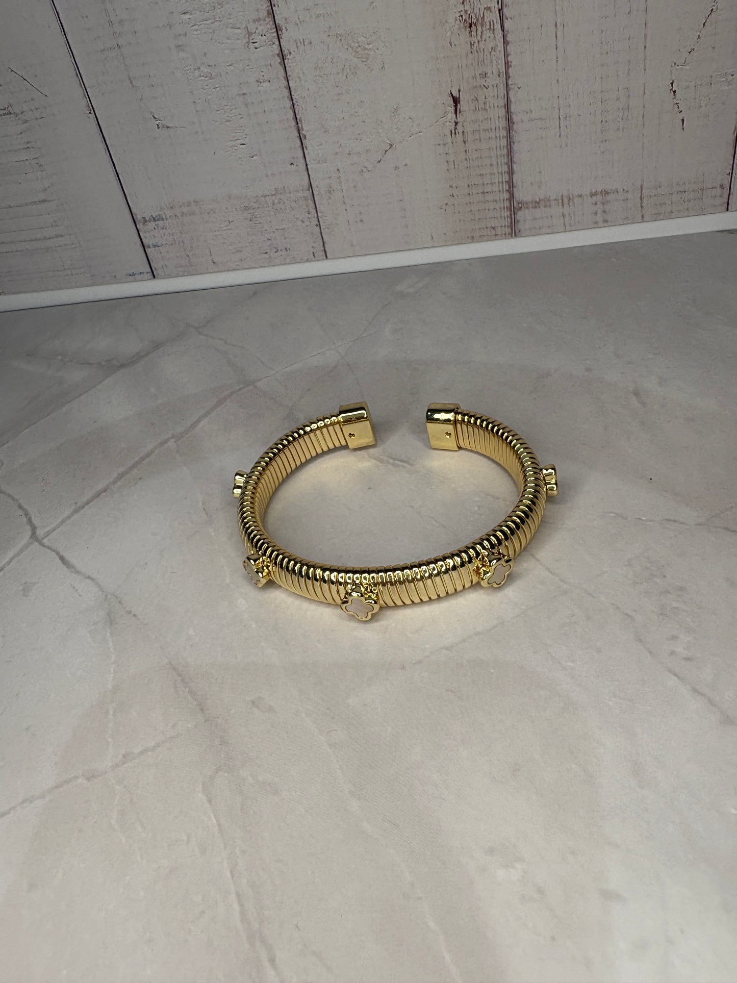 Gold clover bracelet