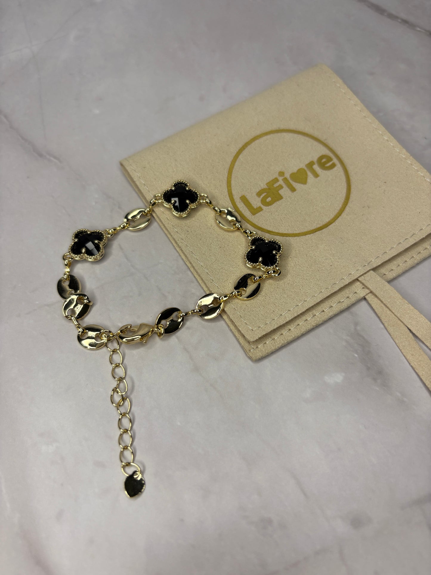 Black Crystal Clover Bracelt