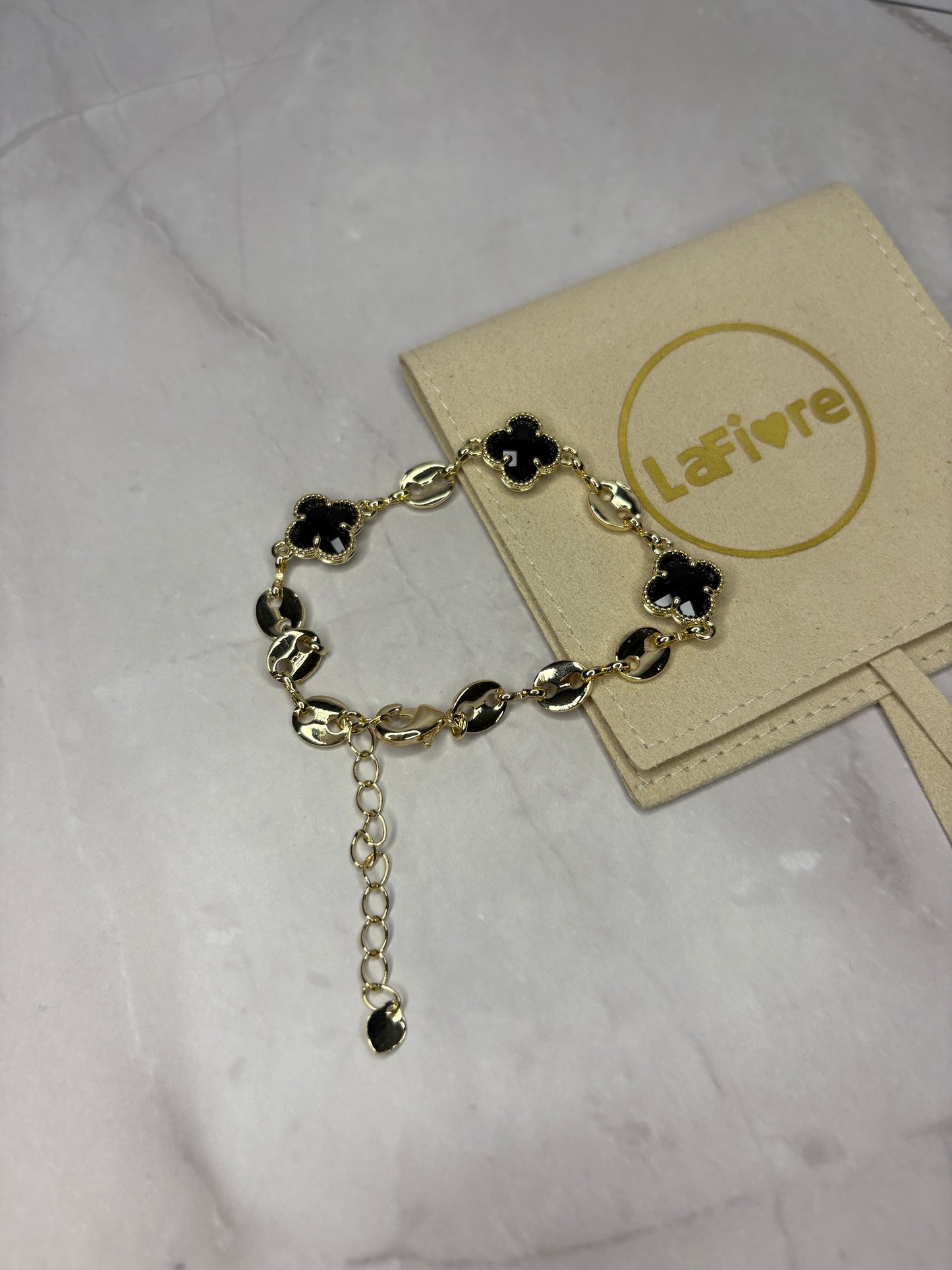Black Crystal Clover Bracelt