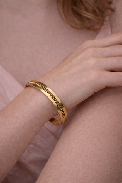 Sunlit Twist Bangle